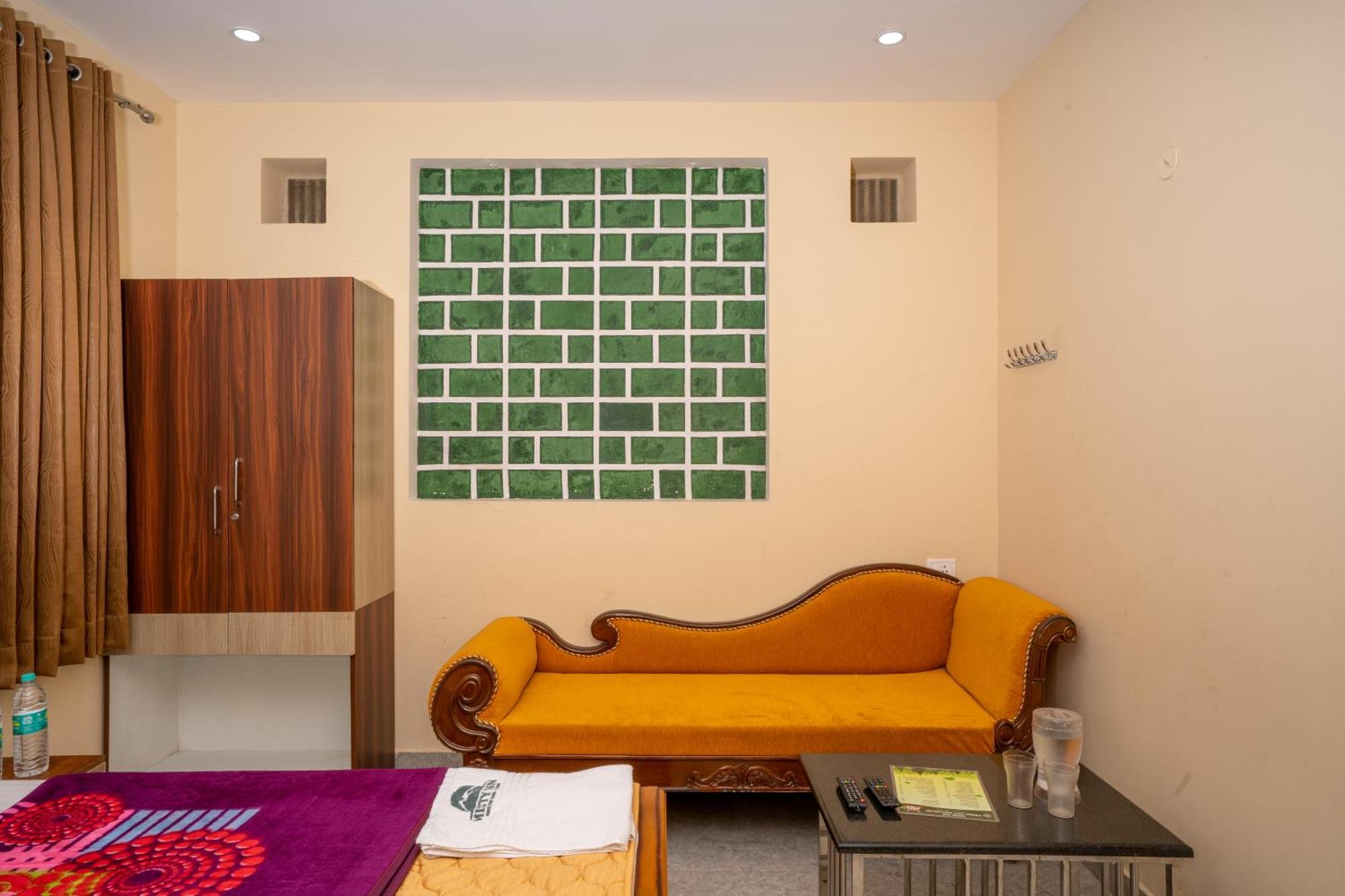 Hotel Misty Inn Йеркод Экстерьер фото
