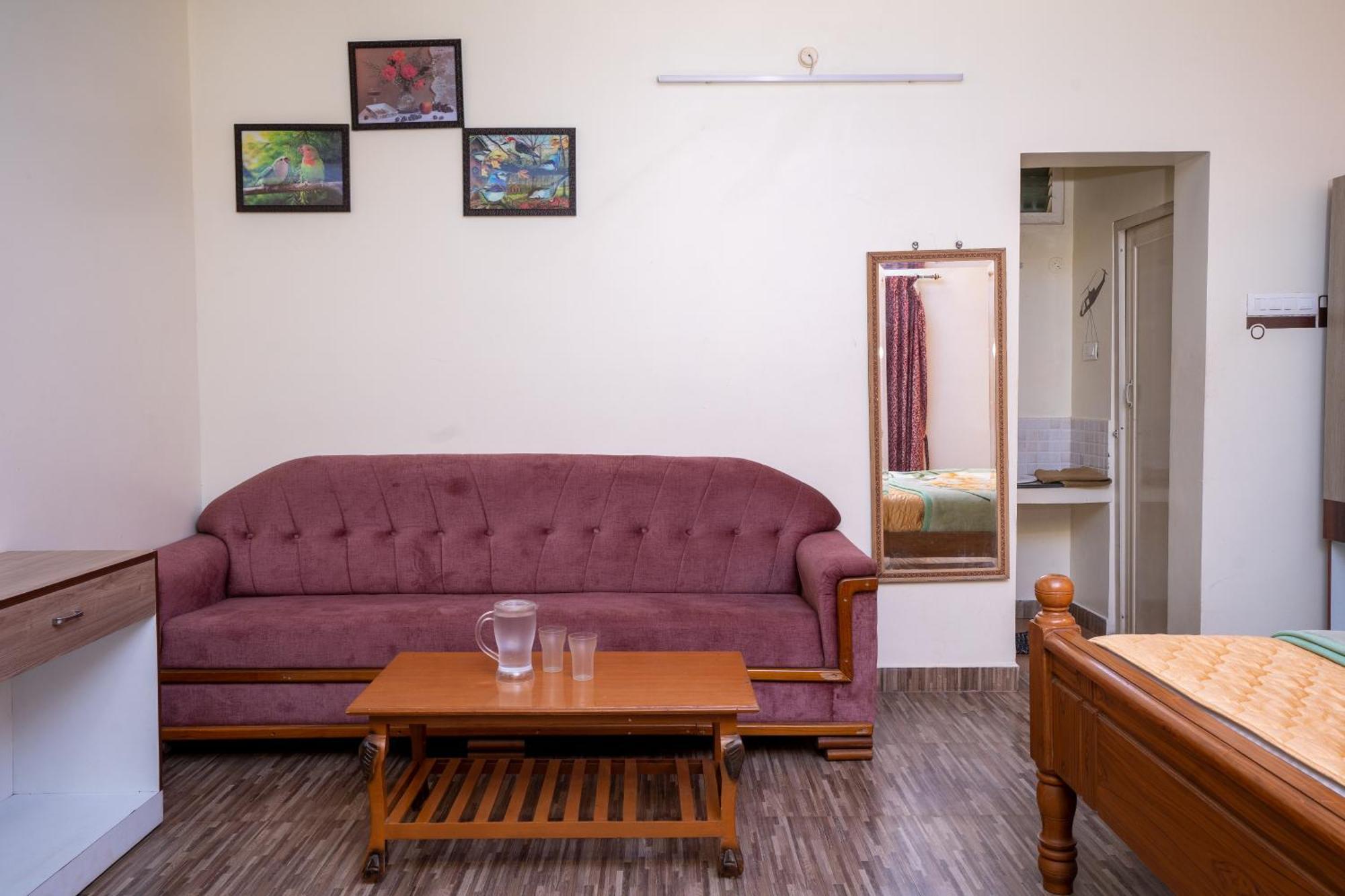 Hotel Misty Inn Йеркод Экстерьер фото